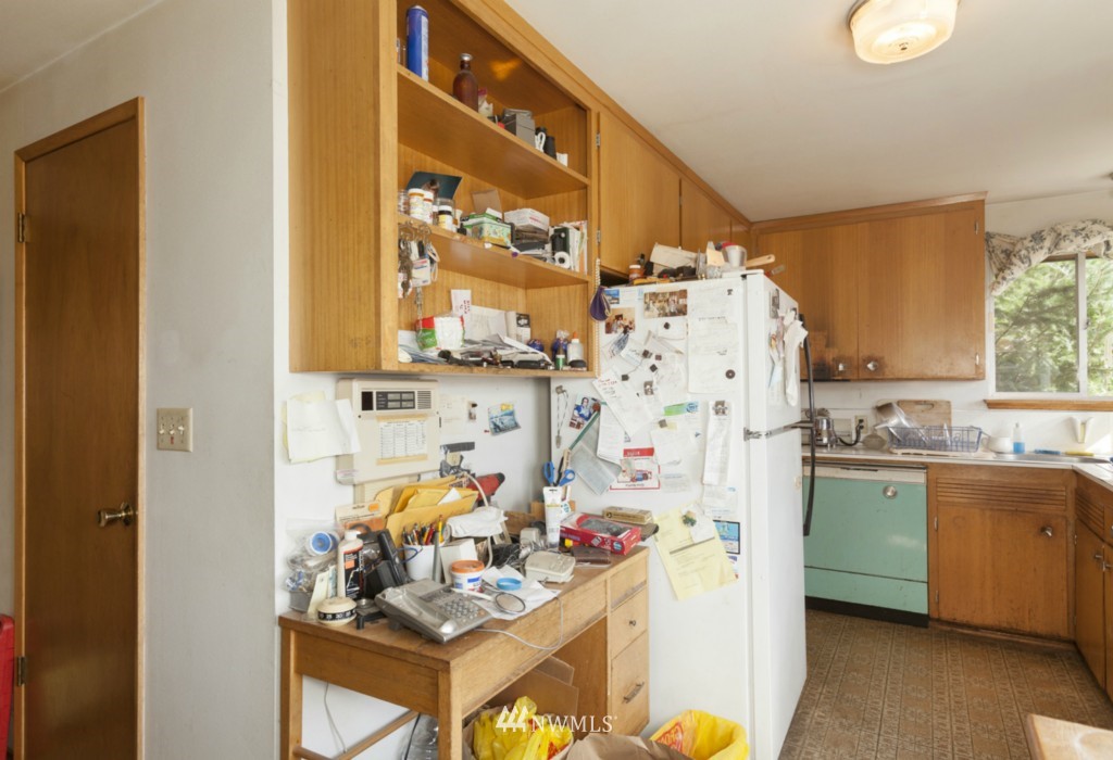 8439 South 130th Street Renton, WA 98057 - Photo 8 of 24