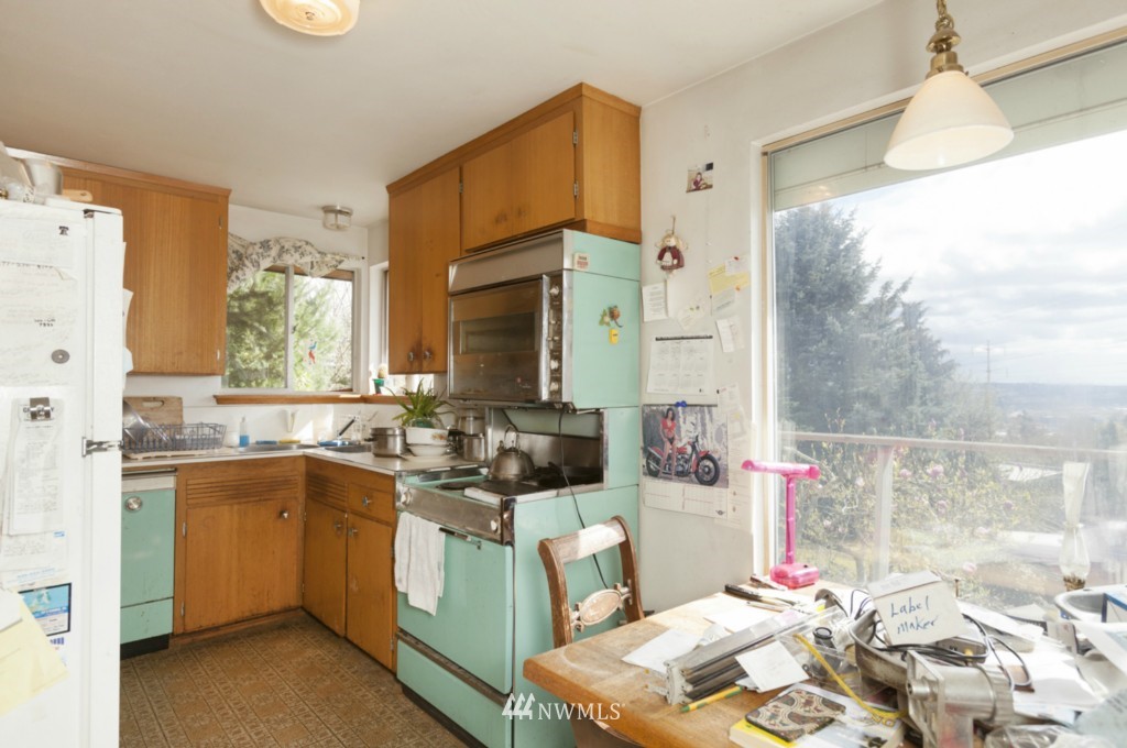 8439 South 130th Street Renton, WA 98057 - Photo 9 of 24