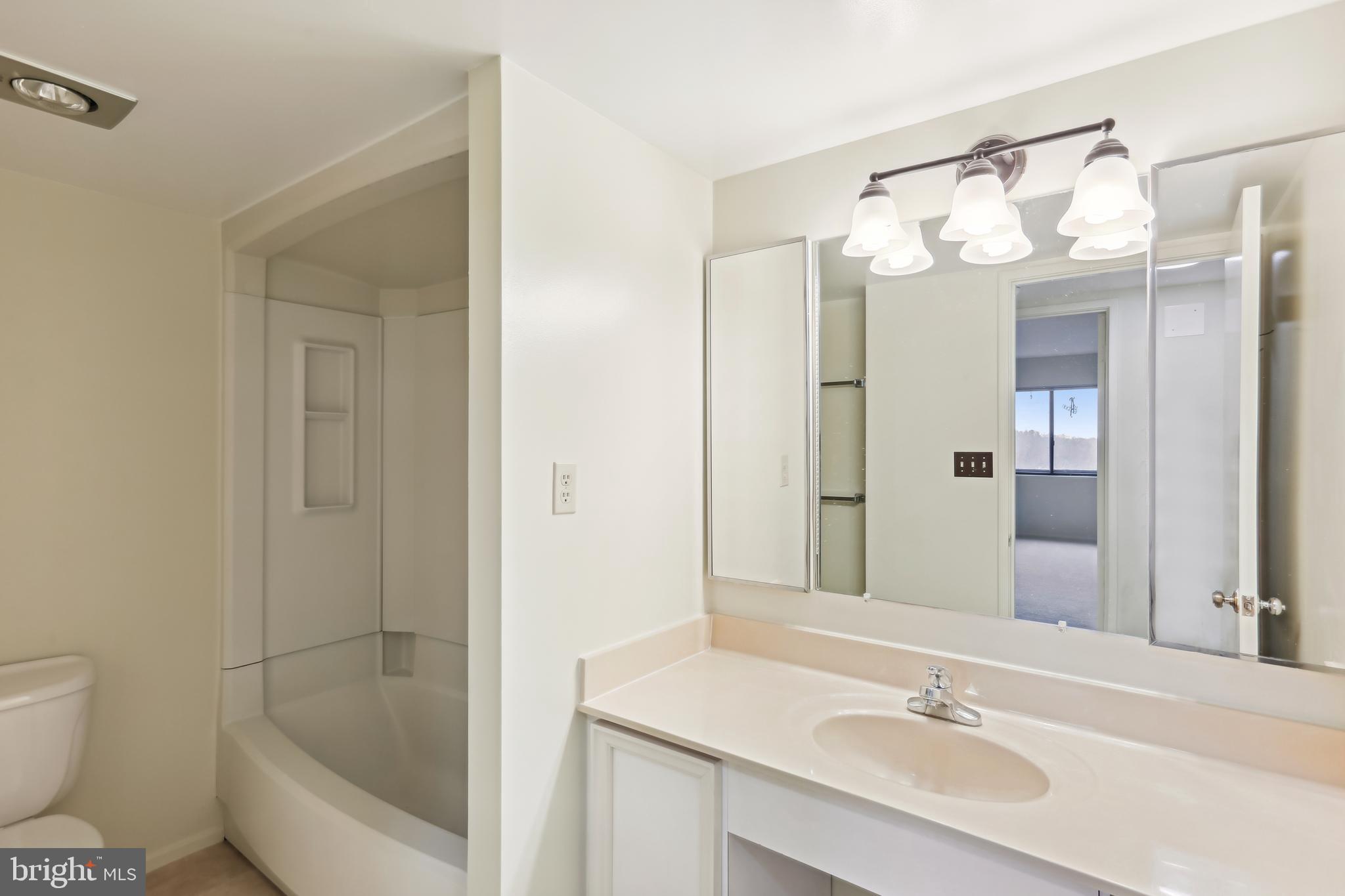 15101 Interlachen Drive, Unit 11025 Silver Spring, MD 20906 - Photo 16 of 60