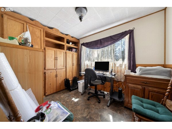 63697 Isthmus Heights Road Coos Bay, OR 97420 - Photo 32 of 45 Den/Office