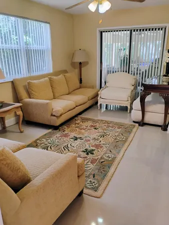 $1,650 | 1411 Grant Street, Unit 2, Hollywood, FL 33020