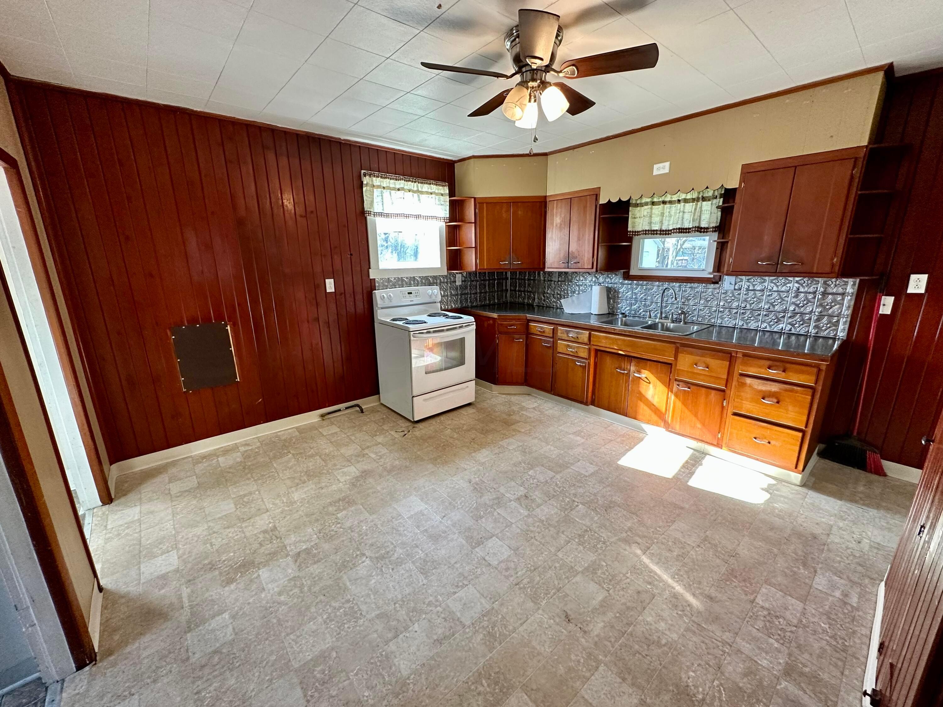 211 Cook Street Nevada, OH 44849 - Photo 17 of 36