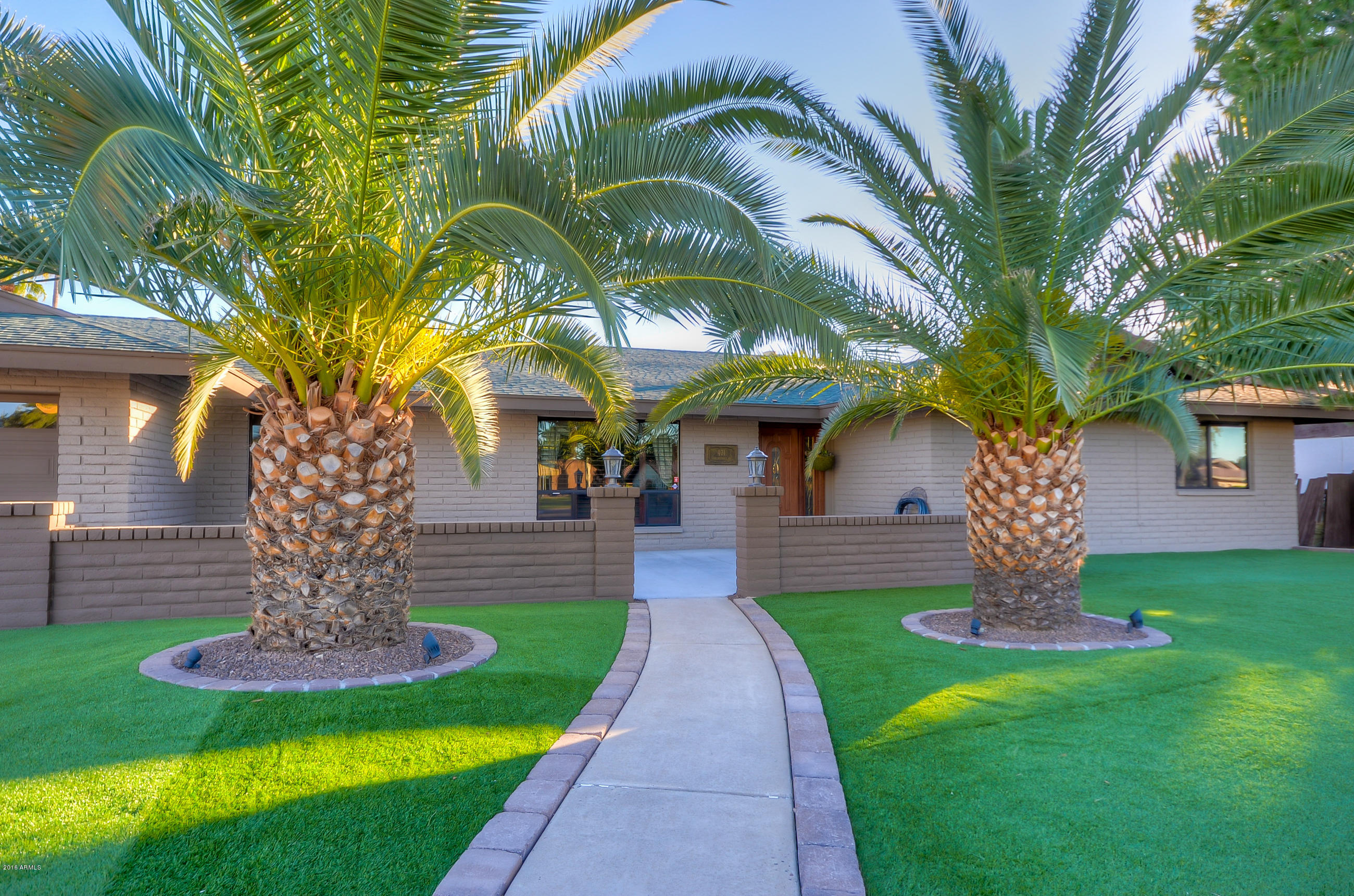 401 East Deepdale Road Phoenix, AZ 85022 - Photo 8 of 67 Front (5)