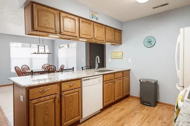 $200,000 | 5683 Oak Village Drive, Roscoe, IL 61073