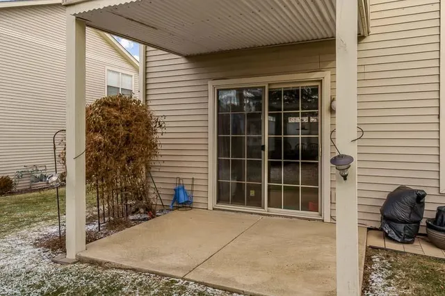 $190,000 | 5683 Oak Village Drive, Roscoe, IL 61073