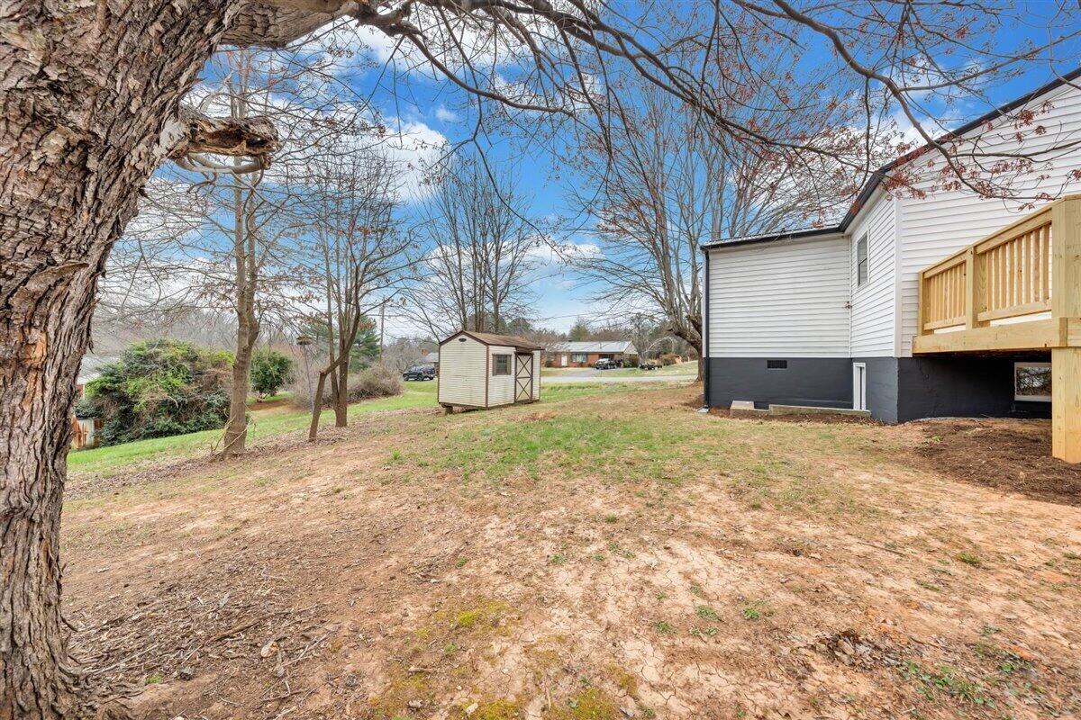 1506 Clearview Road Bedford, VA 24523 - Photo 39 of 42 39-MIB01963