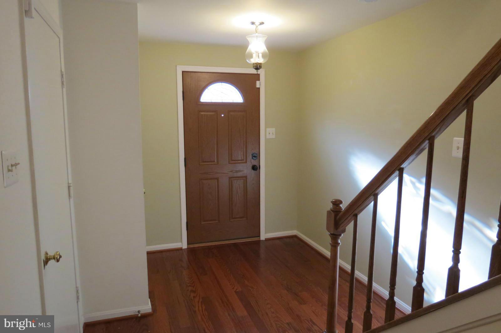 2208 Wimbledon Circle Silver Spring, MD 20906 - Photo 3 of 28 Interior (General)