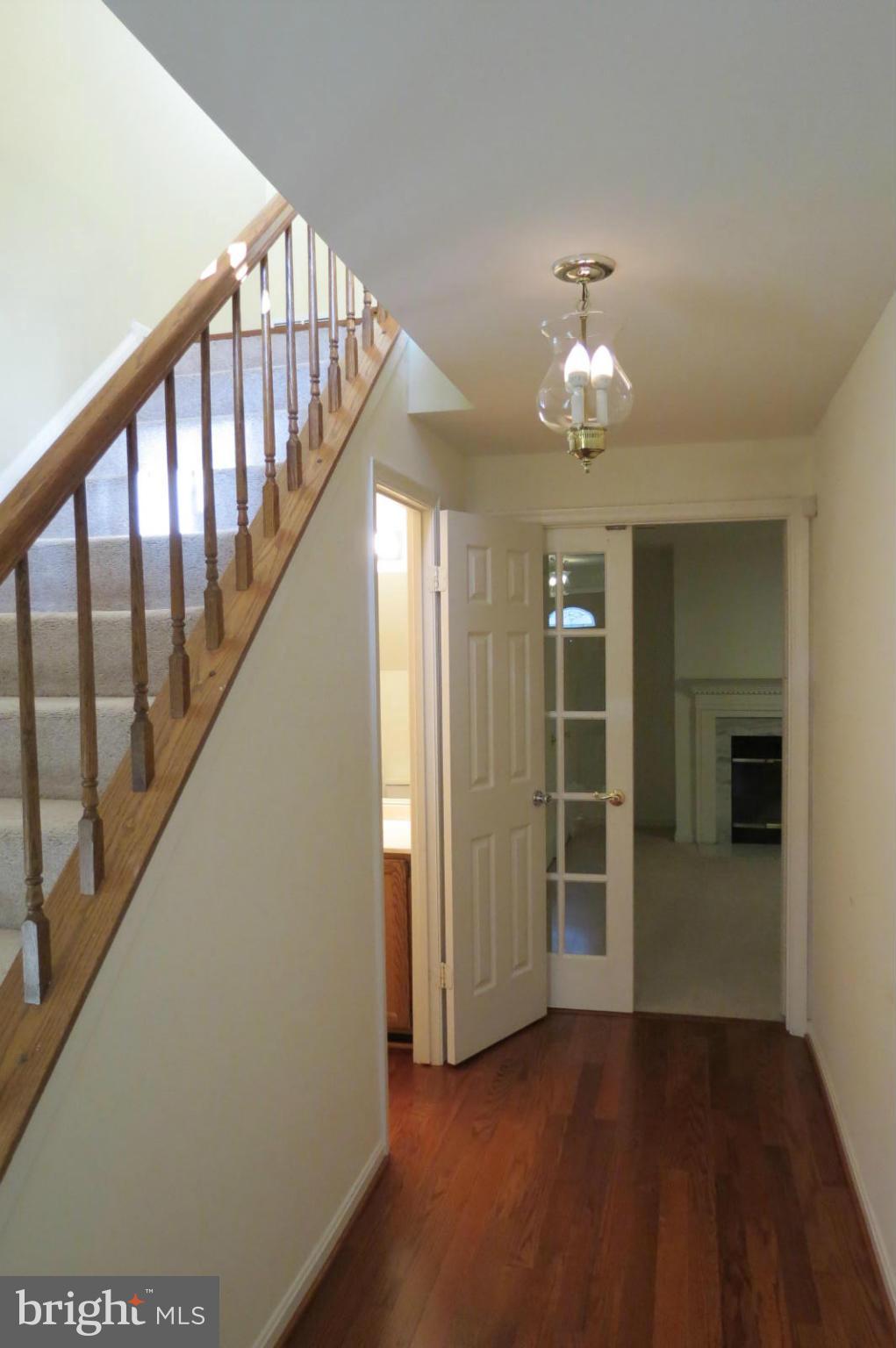 2208 Wimbledon Circle Silver Spring, MD 20906 - Photo 4 of 28 Interior (General)