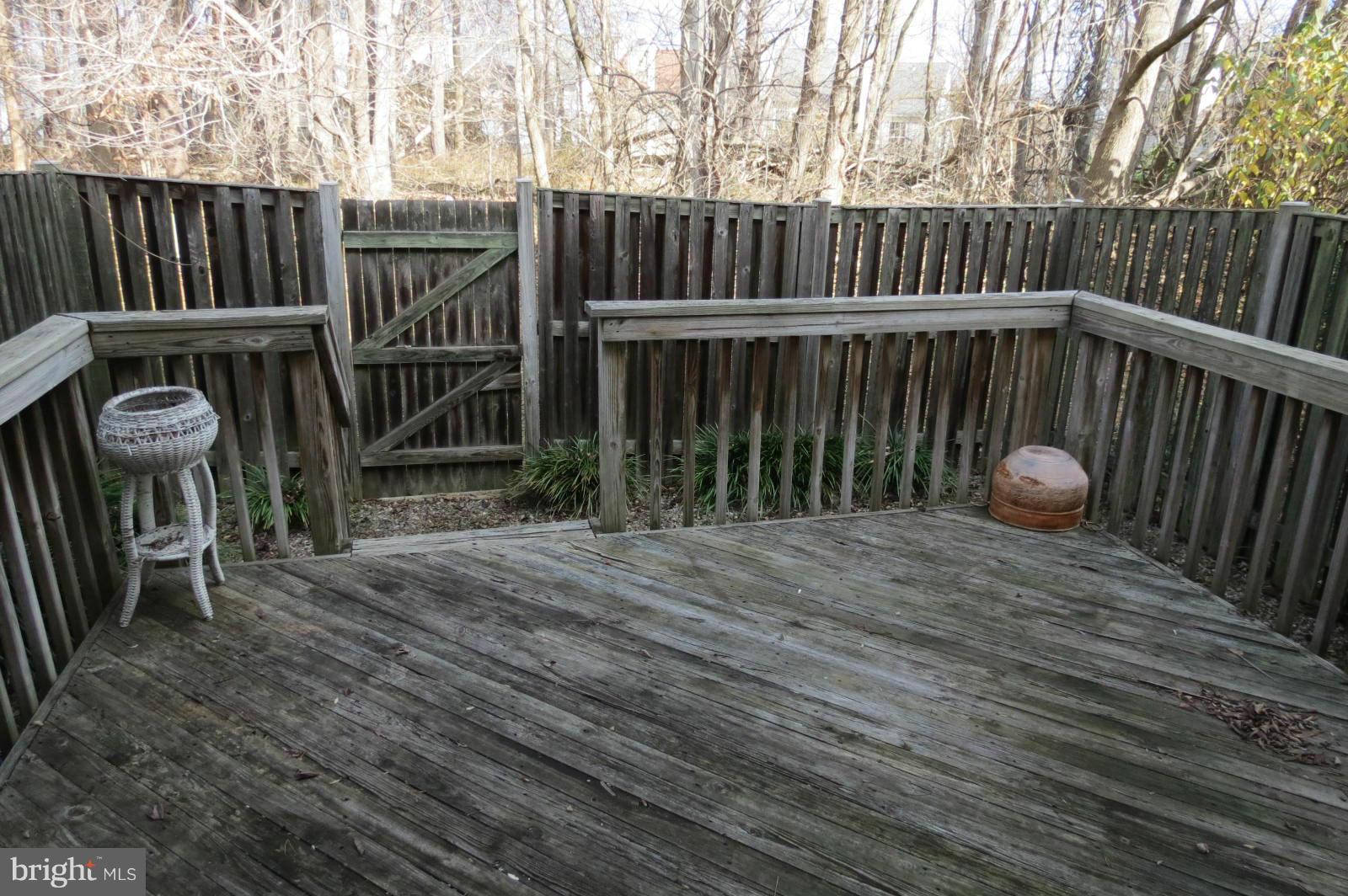 2208 Wimbledon Circle Silver Spring, MD 20906 - Photo 8 of 28 Exterior (Rear)