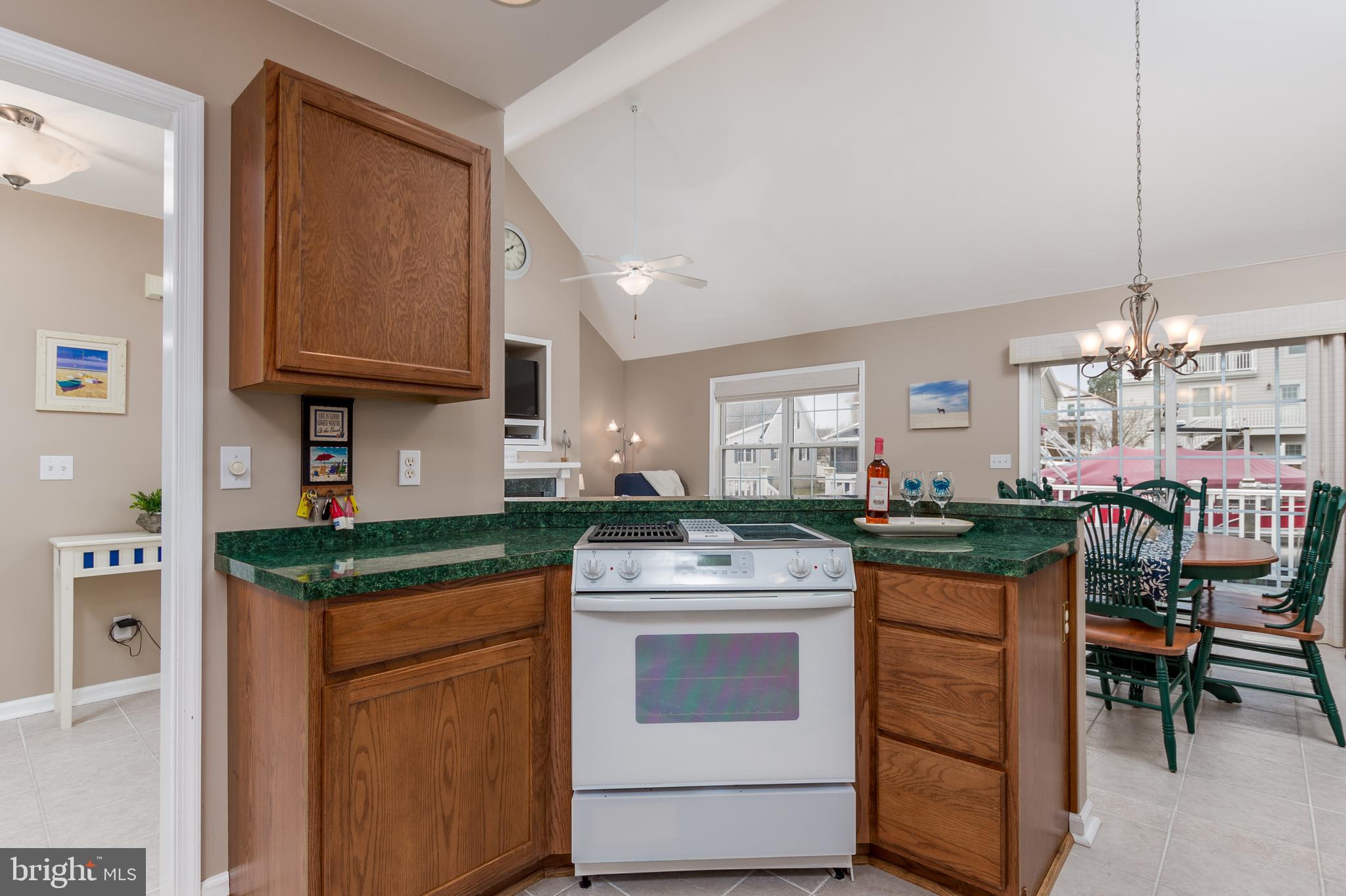10507 Norwich Road Ocean City, MD 21842 - Photo 16 of 38 Kitchen w eat at counter