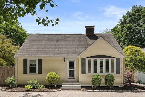 $725,000 | 389 Commonwealth Road, Wayland, MA 01778