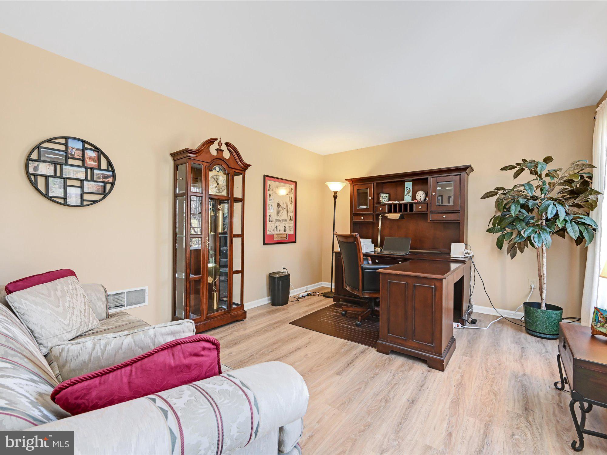 651 Laurel Avenue Lititz, PA 17543 - Photo 9 of 48