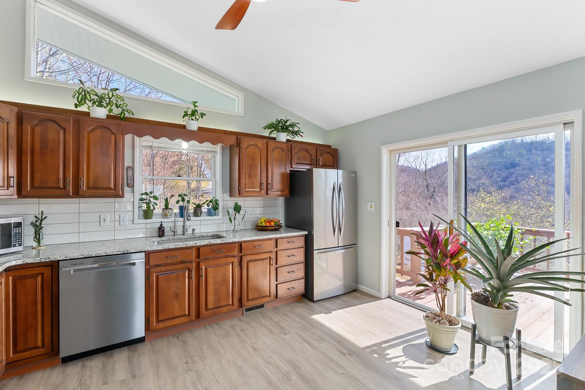 727 Chinquapin Mountain Road Franklin, NC 28734 - Photo 18 of 47