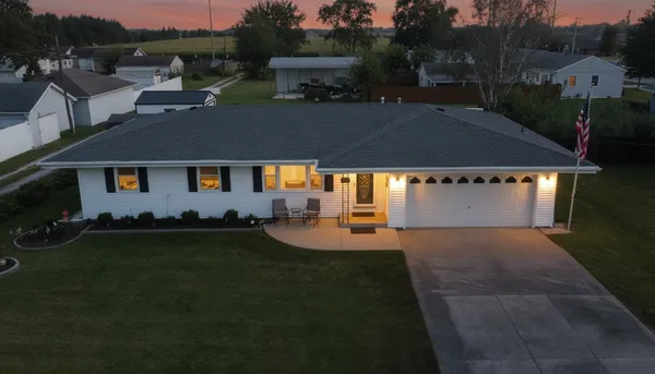 $202,900 | 406 East Chestnut Street, Hoopeston, IL 60942