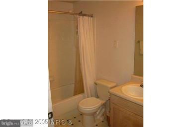 1591 Spring Gate Dr., Unit 3415 McLean, VA 22102 - Photo 7 of 13 Bath