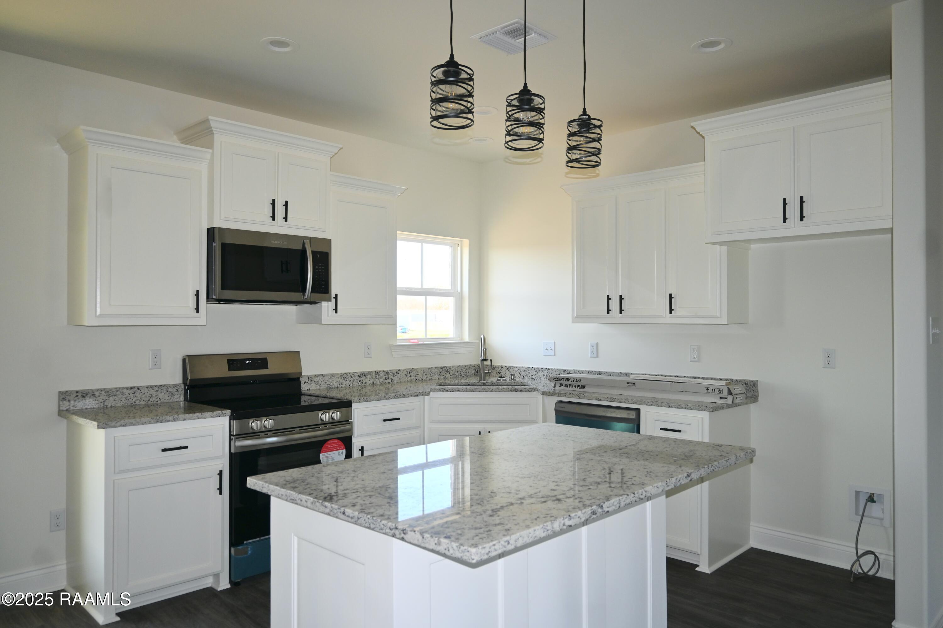 146 Grande Rue Church Point, LA 70525 - Photo 5 of 16 4F0FB27A-9E5C-430B-A931-5996C469E68E_1_2