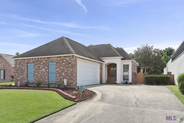 $318,500 | 2060 Springmorning Drive, St. George, LA 70810