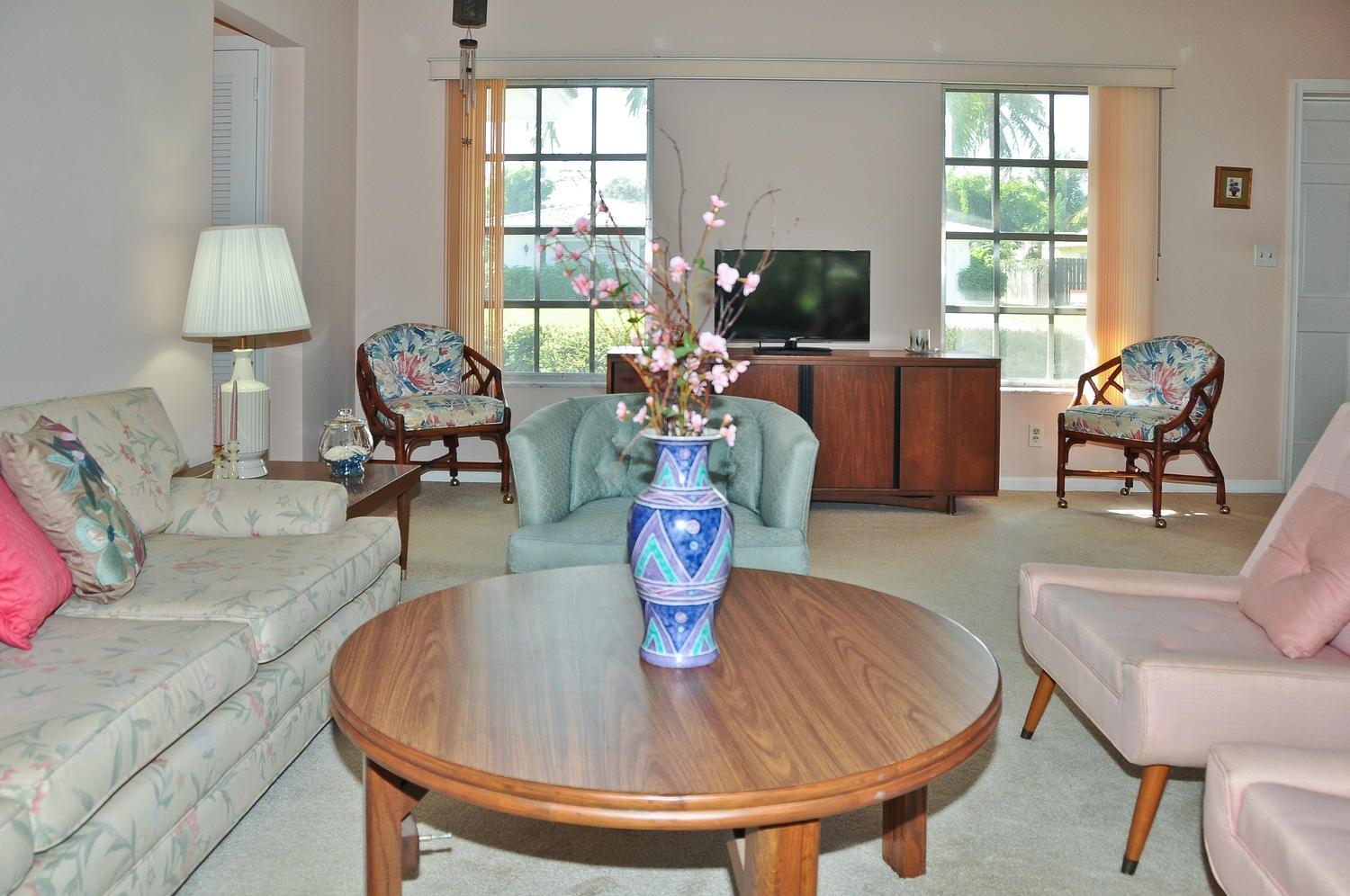 1055 Southwest 4th Street Boca Raton, FL 33486 - Photo 8 of 35 1055 SW 4th St Boca Raton FL-large-009-S