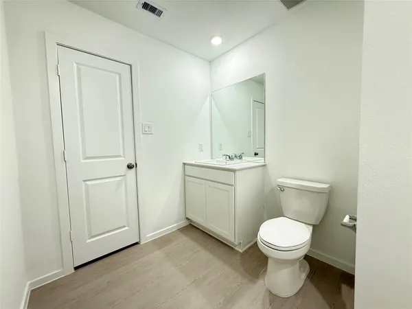 $1,800 | 16802 Old Wagon Way, Hockley, TX 77447