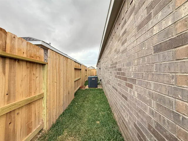 $1,800 | 16802 Old Wagon Way, Hockley, TX 77447