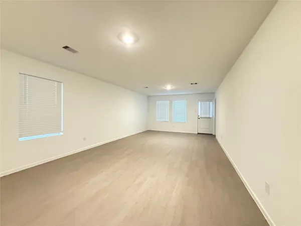 $1,800 | 16802 Old Wagon Way, Hockley, TX 77447