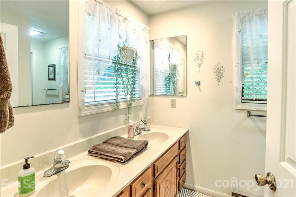 51 Gardenside Road Mars Hill, NC 28754 - Photo 28 of 35 Gallery Image 28