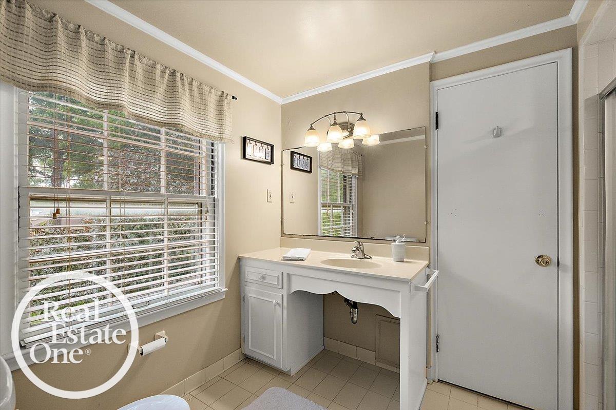 324 Cloverly Road Grosse Pointe Farms, MI 48236 - Photo 28 of 46