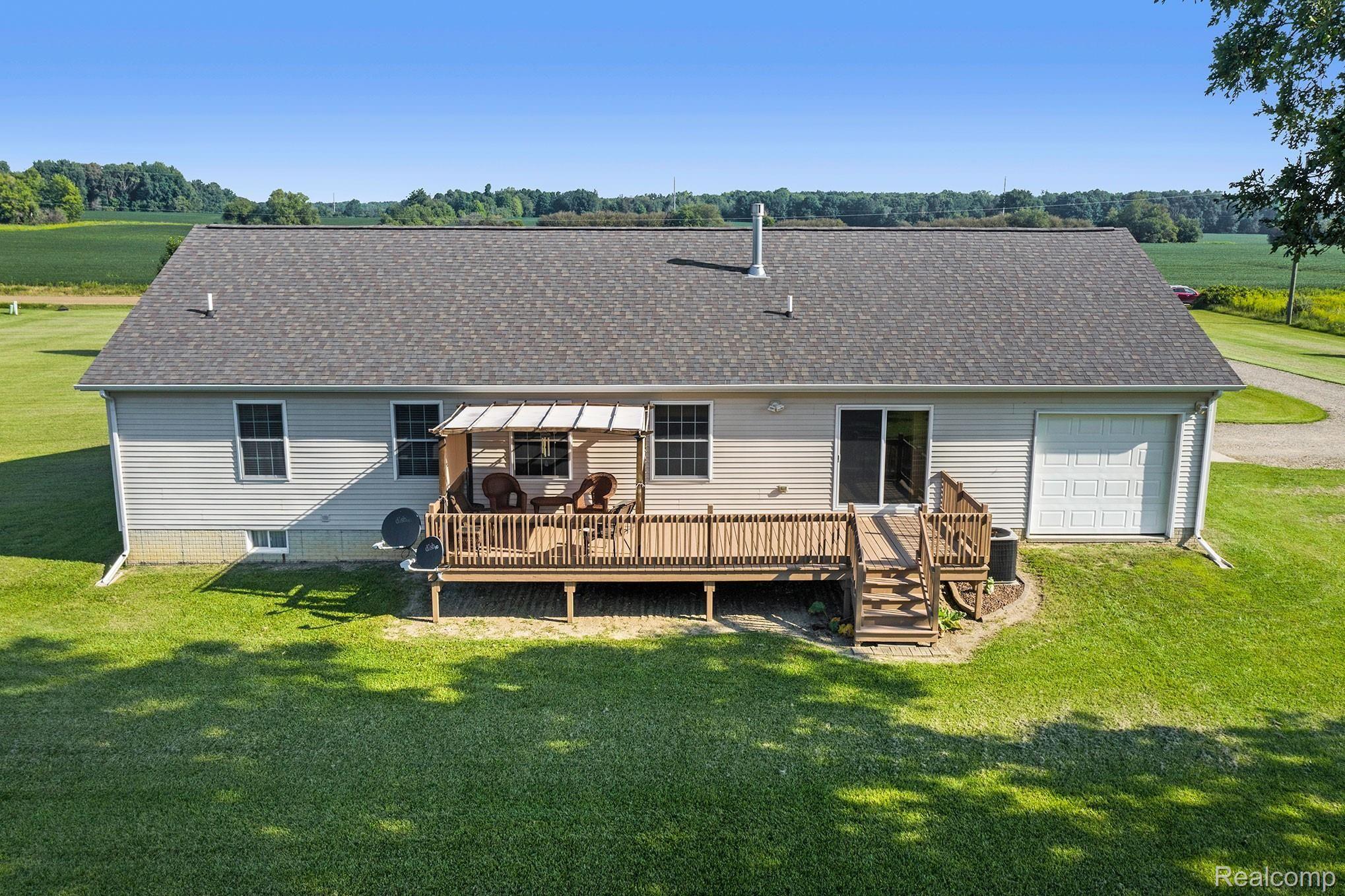 677 Mountview Road Lapeer, MI 48446 - Photo 31 of 42 DJI_0275.jpg