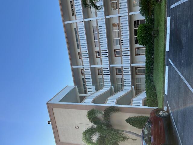 3045 Cornwall C Boca Raton, FL 33434 - Photo 2 of 19 Front