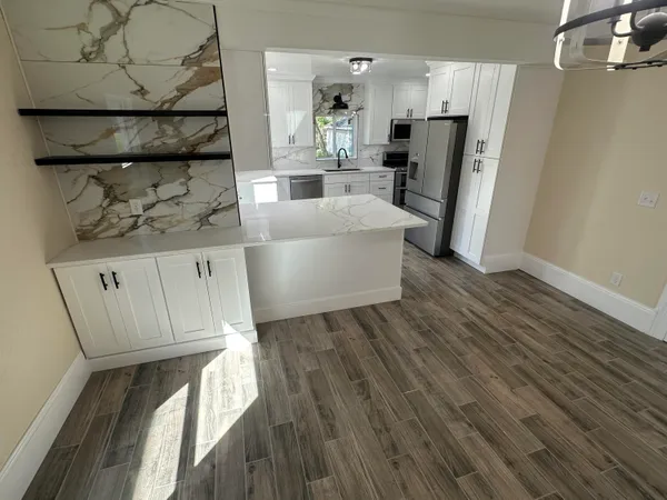 $199,700 | 556 Cooper Street, Jackson, MI 49201