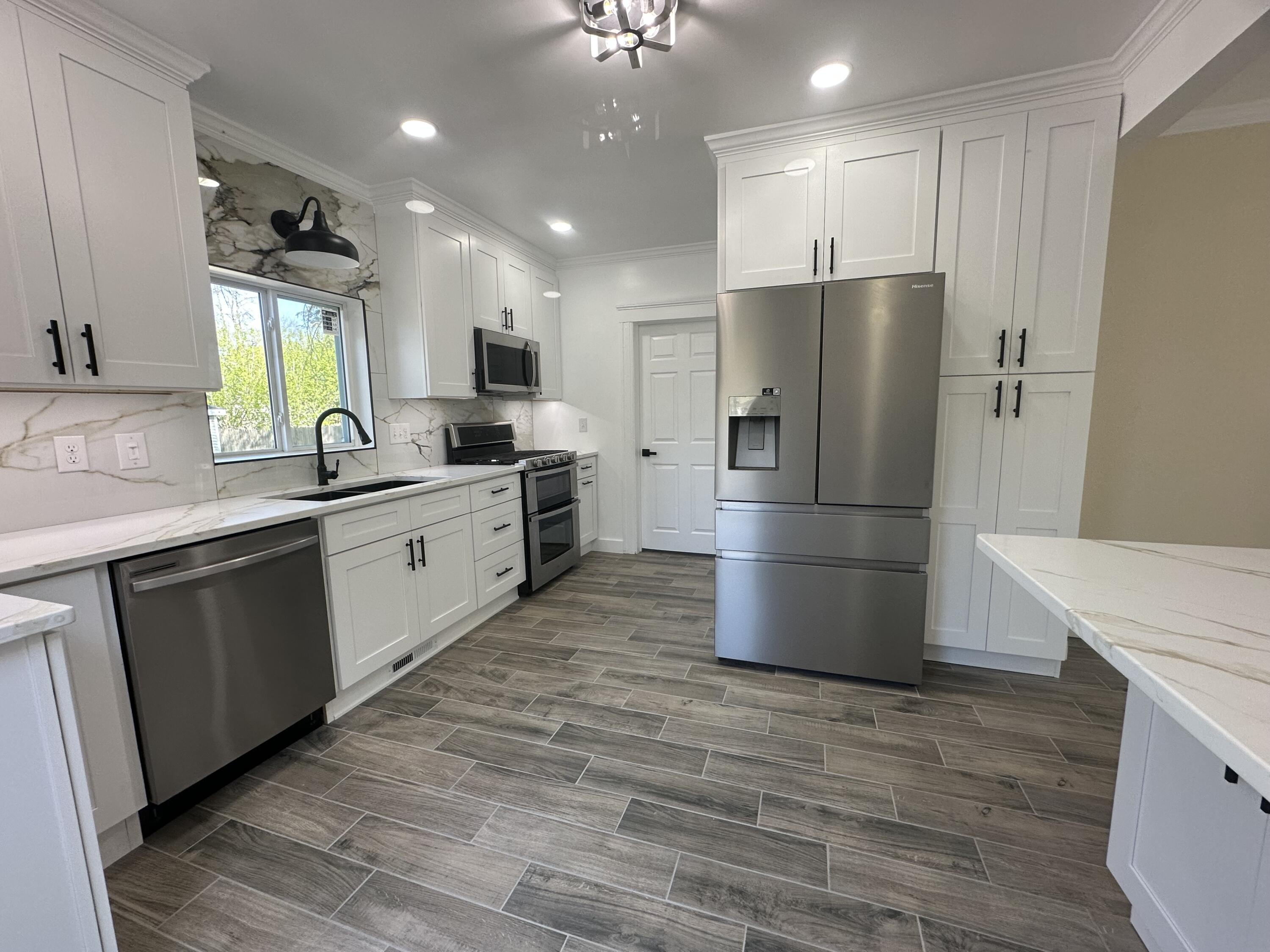 556 Cooper Street Jackson, MI 49201 - Photo 4 of 17 Kitchen