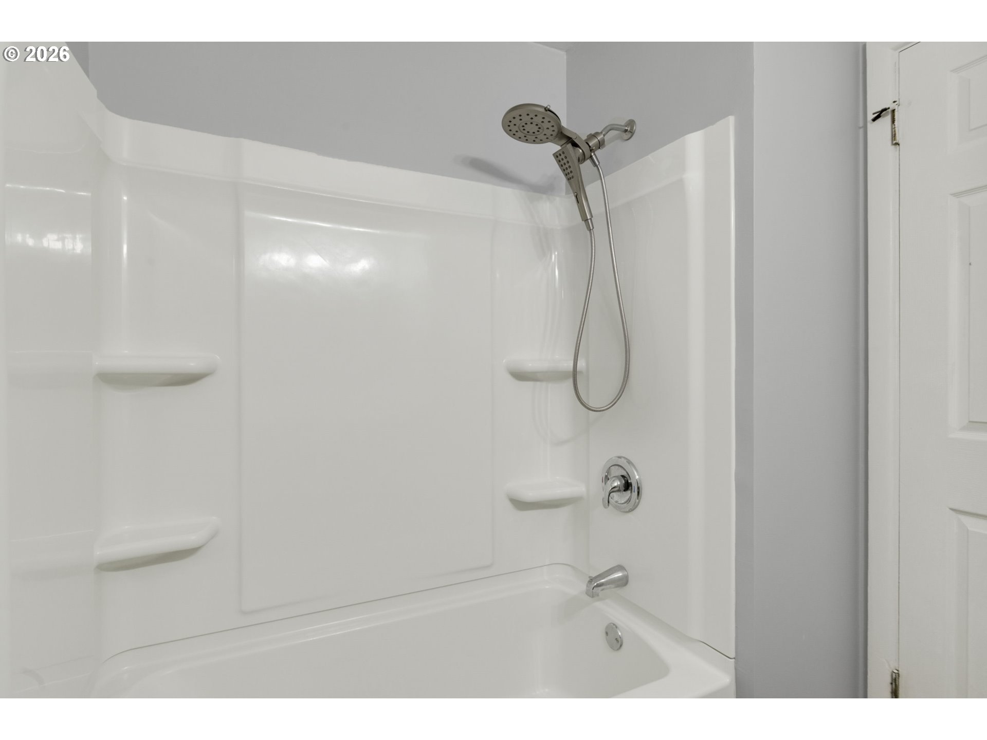 106 North Lieser Road Vancouver, WA 98664 - Photo 22 of 36 a bathroom with a shower