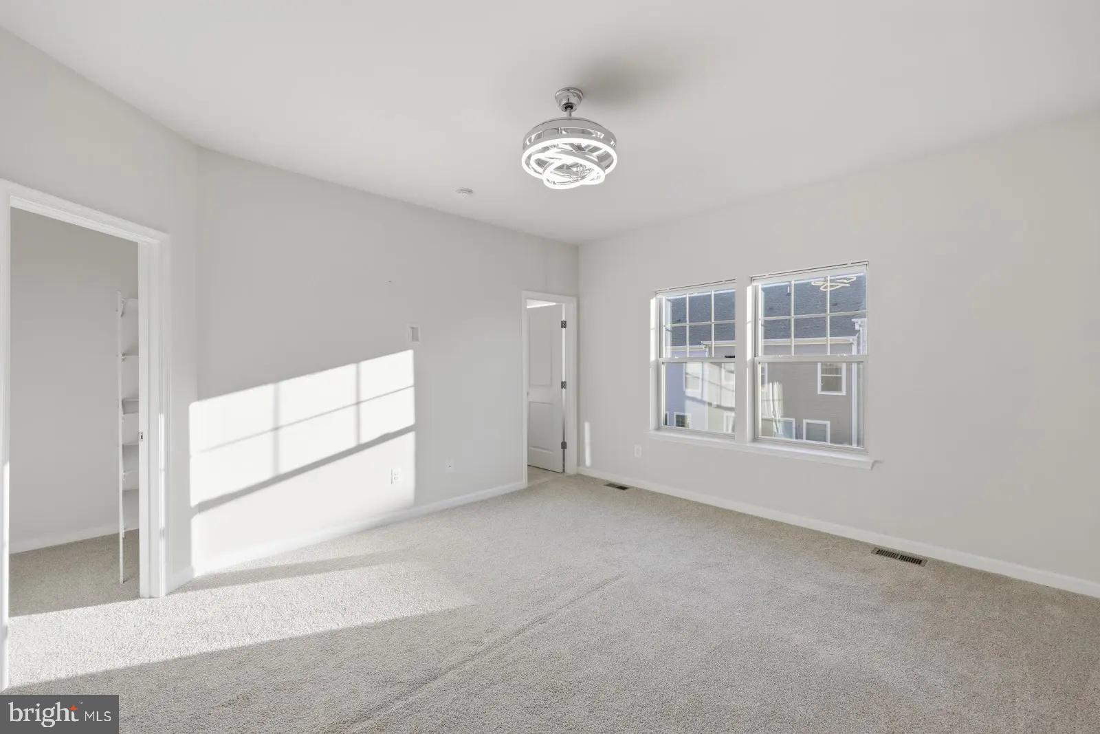 9309 Barnes Loop Manassas, VA 20110 - Photo 18 of 32