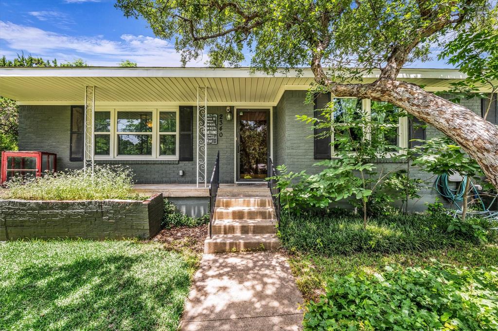 2340 Lake Ridge Circle Waco, TX 76710 - Photo 2 of 32