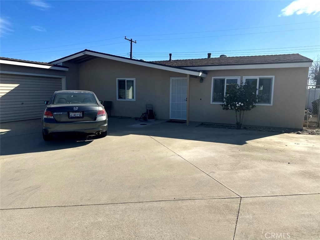 329 Hawthorne Street Rialto, CA 92376 - Photo 1 of 2