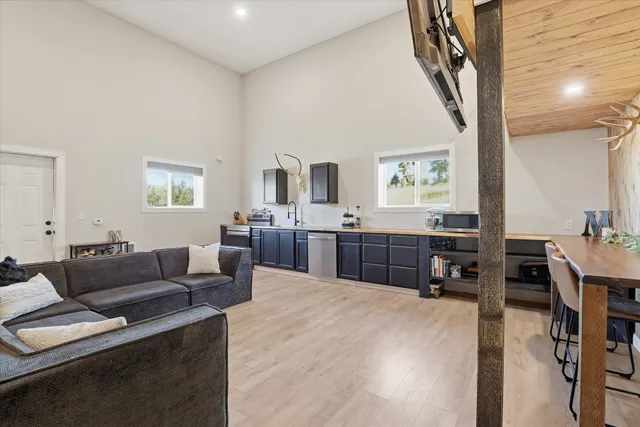 $950,000 | 1508 West Latting Lane, Deer Park, WA 99006