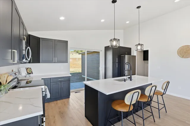 $950,000 | 1508 West Latting Lane, Deer Park, WA 99006