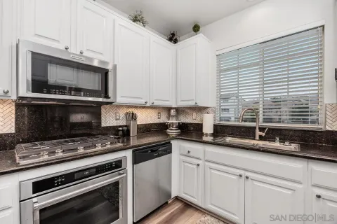 $839,000 | 3133 Via Puerta, Carlsbad, CA 92009