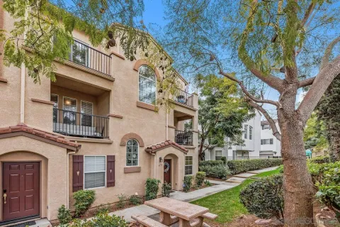 $839,000 | 3133 Via Puerta, Carlsbad, CA 92009