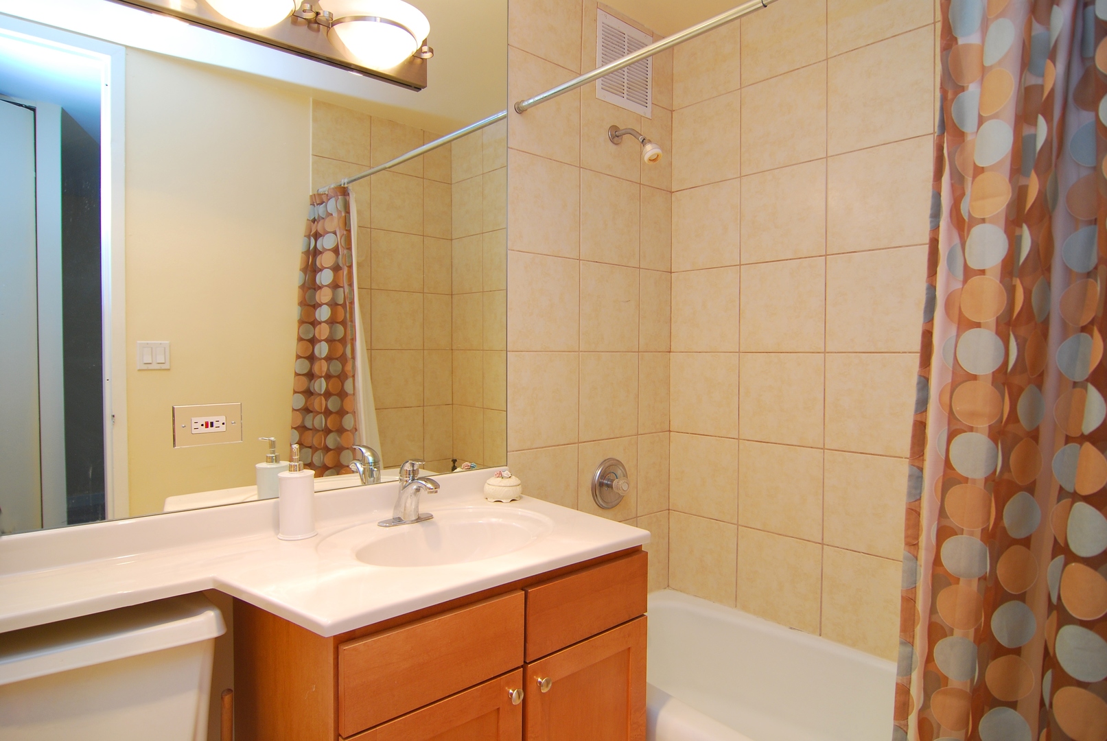 655 West Irving Park Road, Unit 5008 Chicago, IL 60613 - Photo 14 of 37