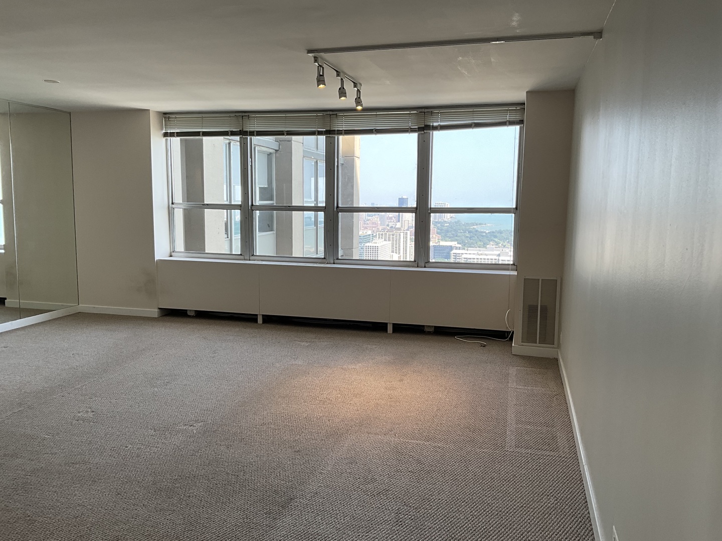 655 West Irving Park Road, Unit 5008 Chicago, IL 60613 - Photo 2 of 37