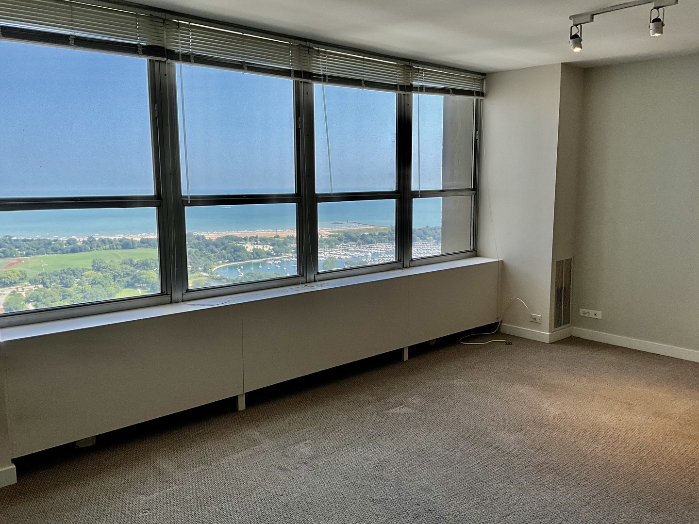 655 West Irving Park Road, Unit 5008 Chicago, IL 60613 - Photo 36 of 37