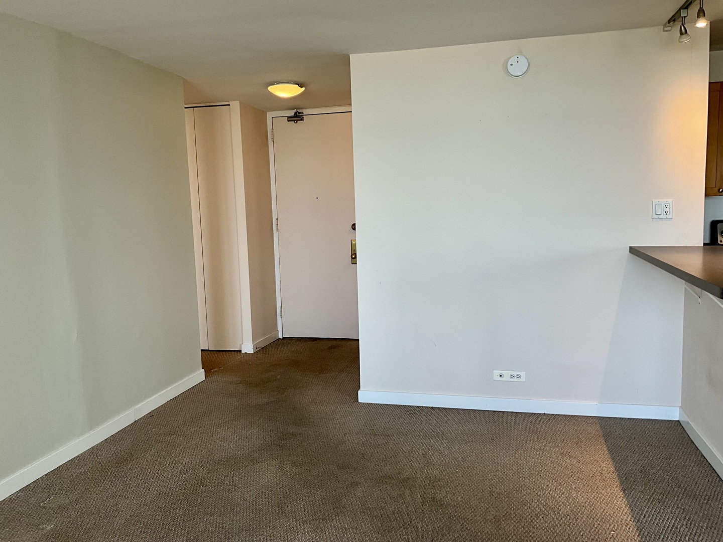 655 West Irving Park Road, Unit 5008 Chicago, IL 60613 - Photo 8 of 37