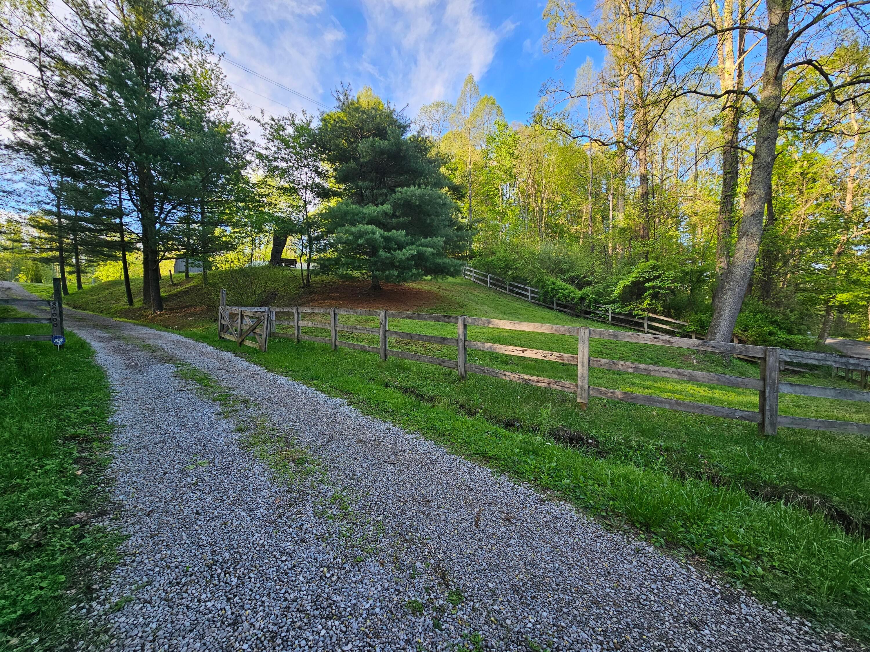 37000 Kingsbury Road Pomeroy, OH 45769 - Photo 5 of 69 driveway