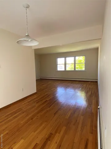 $3,950 | 297 Fairfield Avenue, Carle Place, NY 11514