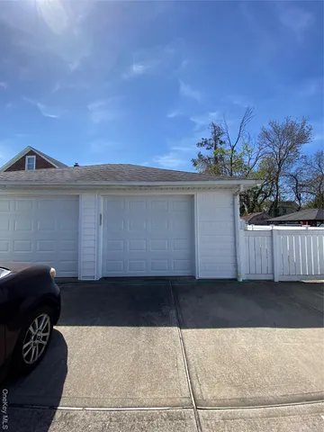 $3,950 | 297 Fairfield Avenue, Carle Place, NY 11514