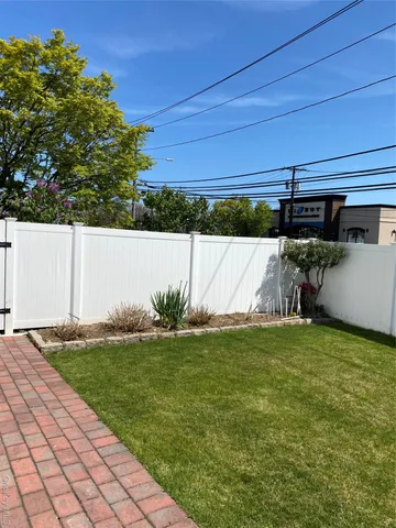 $3,950 | 297 Fairfield Avenue, Carle Place, NY 11514