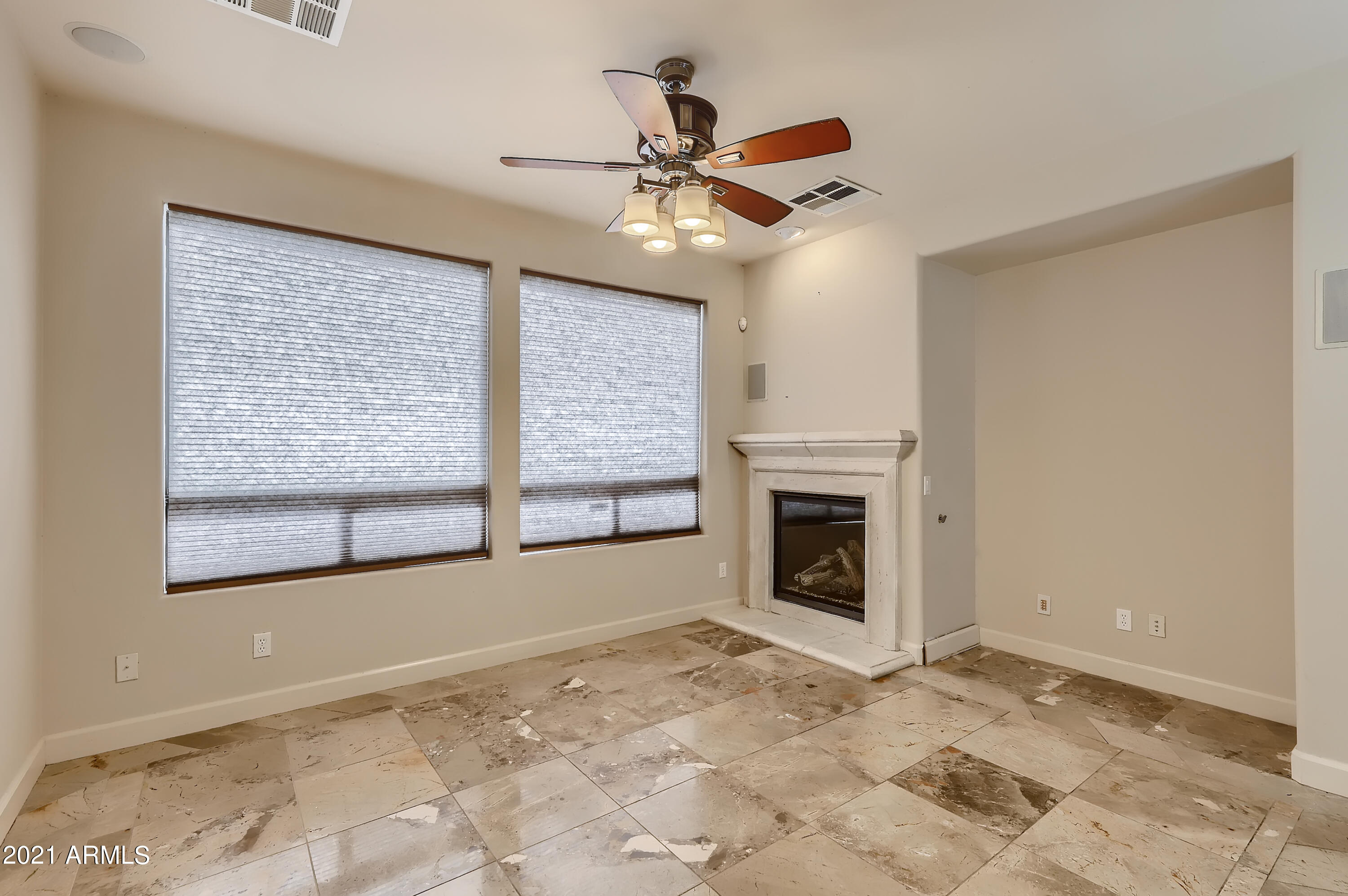 15889 West Berkeley Road Goodyear, AZ 85395 - Photo 18 of 33 21-274800432-20 Family Room