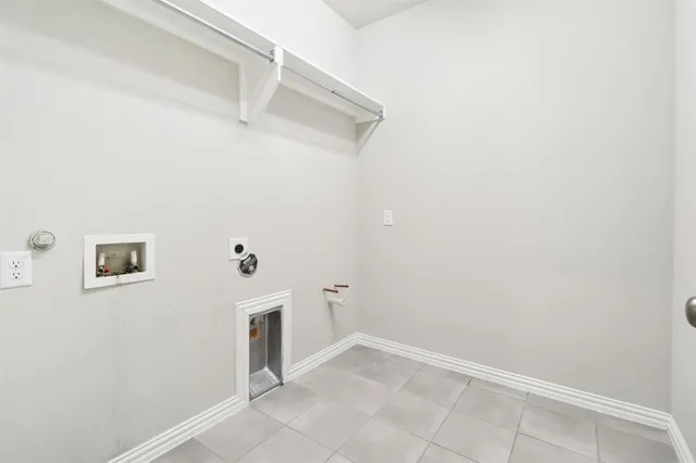 a view of a hallway with closet