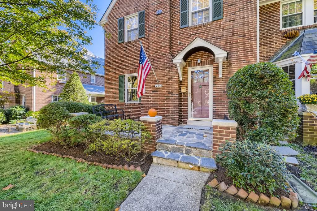221 Dunkirk Road Baltimore, MD 21212 - Photo 2 of 32